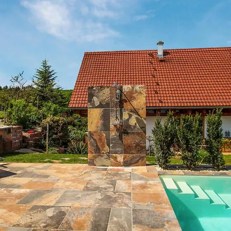 Mit Pool Holiday home *