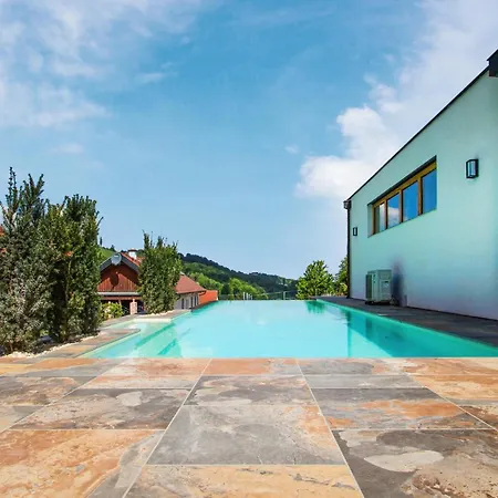 Mit Pool Holiday home Ehrenhausen