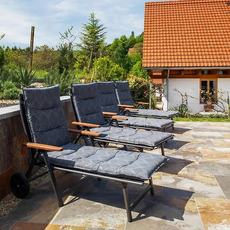 Poolvilla Ratsch Feriehus *