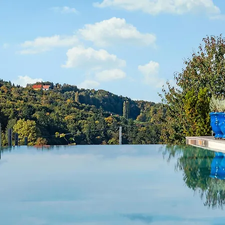 Poolvilla Ratsch Feriehus