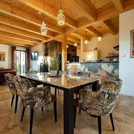 Poolvilla Ratsch * إيهرينهاوزين