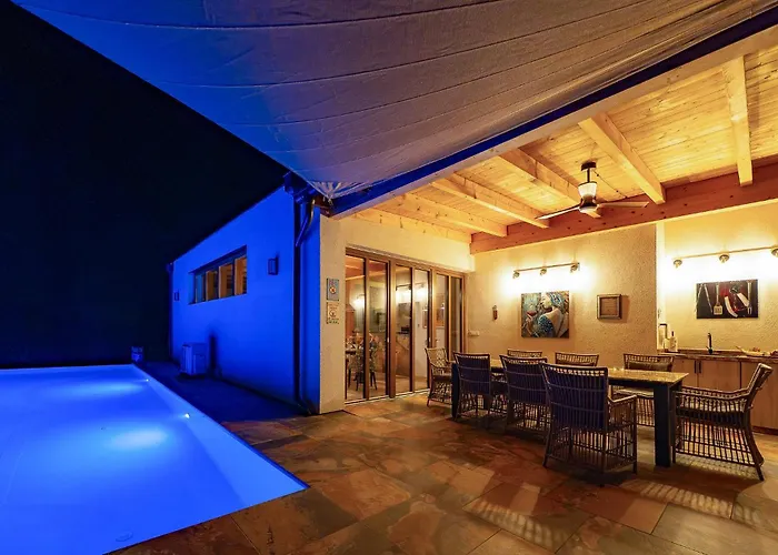 Poolvilla Ratsch 度假居 *