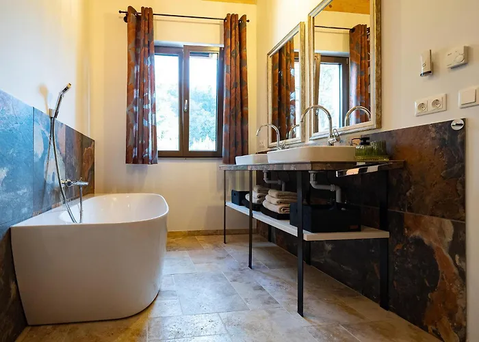 Poolvilla Ratsch 度假居